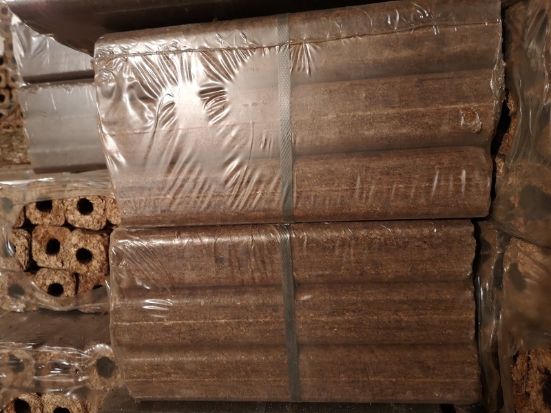 Пачка с брикетом